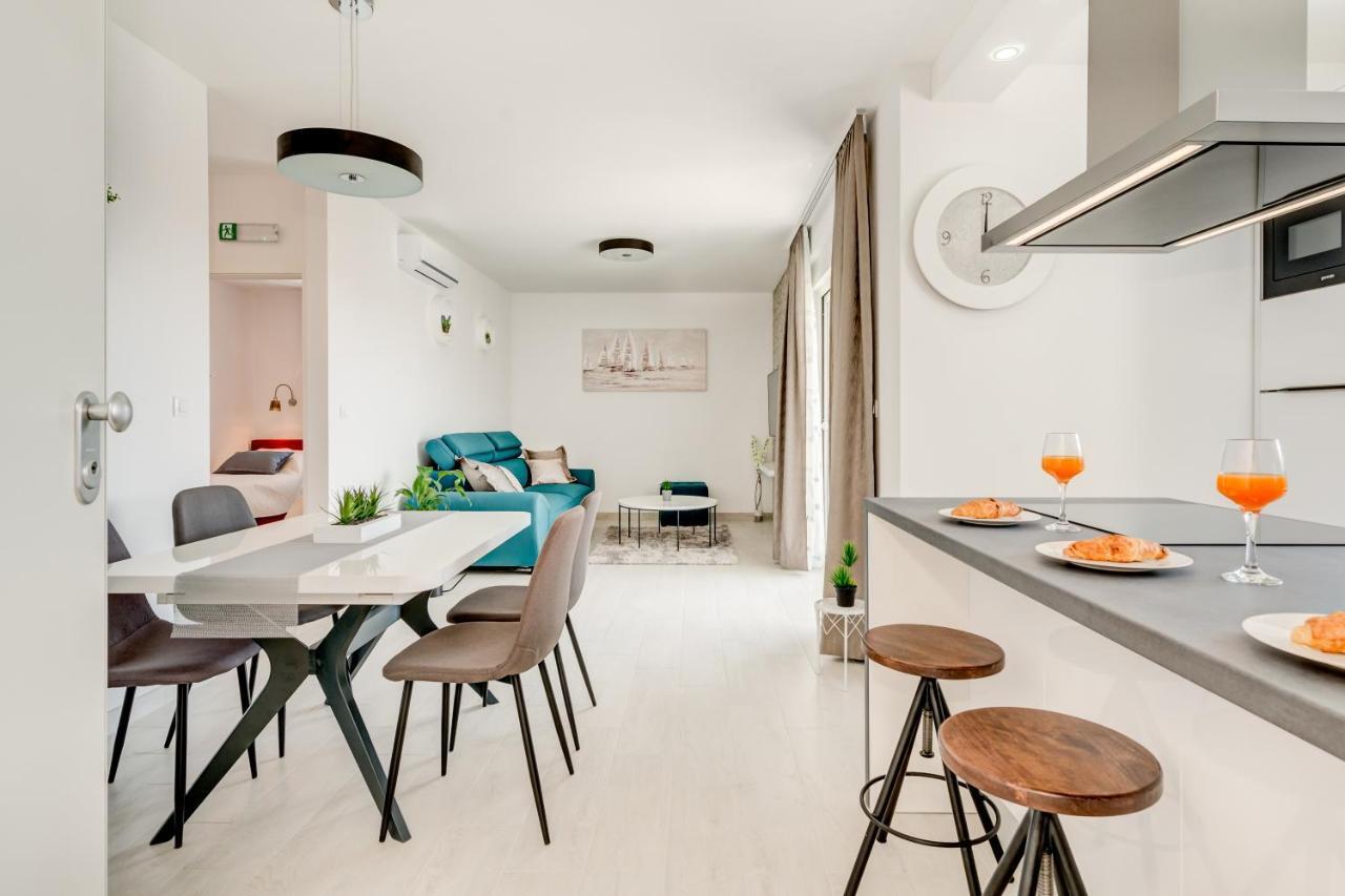 Modern 4* Luxury Apartment In Center Trogir Exteriör bild