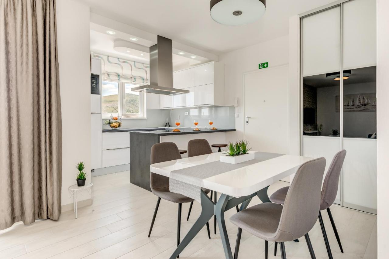 Modern 4* Luxury Apartment In Center Trogir Exteriör bild