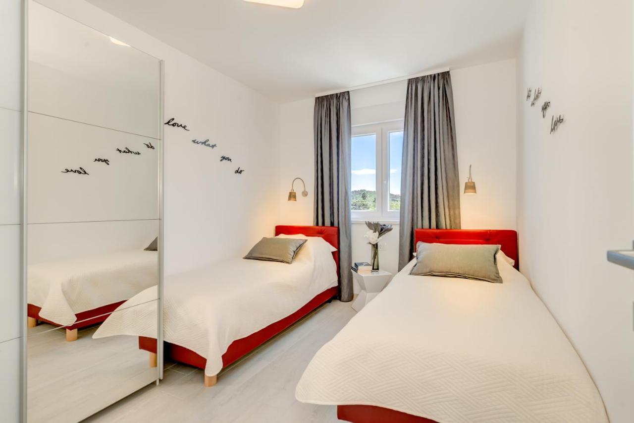 Modern 4* Luxury Apartment In Center Trogir Exteriör bild